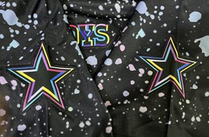 Jersey Sepak Bola Amerika Custom Pria 100% Poliester Motif Cowboys Splatter Paint Galaxy Print OEM Jersey Kesadaran Kanker Payudara - Product Image 2