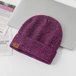 Beanie-Hersteller individuelle Stickerei-Design gestrickt Winter-Beanies Mohair Jacquard Schädelkappen Acryl warmer Hut mit individuellem Logo