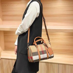 Bolsos de Mensajero Casuales de Lona y Cuero de Alta Calidad 2026, Bolsos a Cuadros para Mujer, Bolso de Hombro de Moda, Bolso de Mano de Gran Capacidad para Mujer - Product Image 4