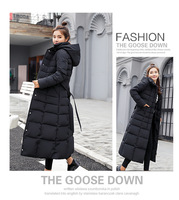Manteaux d'hiver minces et matelassés Manteau long en duvet pour femme Col en fourrure Capuche Vêtements d'extérieur personnalisés Coton épais rembourré Vestes longues Puffer