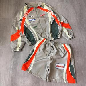 Conjunto <span class=keywords><strong>Deportivo</strong></span> DCY con Chaqueta Cortavientos con Cierre Completo y Pantalones Cortos para <span class=keywords><strong>Hombre</strong></span>, Chaqueta Anorak, Chándal Holgado Estilo Años 90, Logotipo Personalizado OEM - Product Image 1