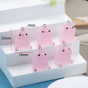 6種のポーズ ピンクヨガピッグ レジンチャーム 3D蓄光ペンダント DIYジュエリー製作アクセサリー ハンドメイドピアス・ネックレス用 W274 - Product Image 6