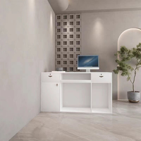 Comptoir de réception au design moderne style crème, finition laquée brillante, pour caisse enregistreuse, salon de beauté, salon de coiffure, restaurant