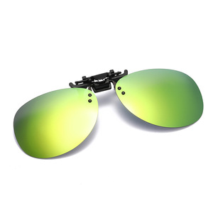 Vente directe usine – <span class=keywords><strong>Lunettes</strong></span> <span class=keywords><strong>de</strong></span> <span class=keywords><strong>soleil</strong></span> polarisées pour hommes et femmes avec vision nocturne, <span class=keywords><strong>lunettes</strong></span> <span class=keywords><strong>de</strong></span> conduite relevables, <span class=keywords><strong>lunettes</strong></span> populaires avec clips - Product Image 3