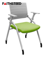 Chaise d'école en plastique pour étudiants avec base trépied et tablette d'écriture pour université - Vente en gros