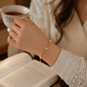 Braccialetto con Croce, Regalo per Figlia, Gioielli di Fede Cristiana con Ciondolo a Croce <span class=keywords><strong>e</strong></span> Perla per Donne <span class=keywords><strong>e</strong></span> Ragazze, Prima Comunione - Product Image 3