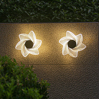 Lumière solaire murale extérieure décorative moderne en acrylique, étanche IP65, LED à intensité variable, 8-10 heures, CRI 90, pour jardin, cour, clôture, véranda