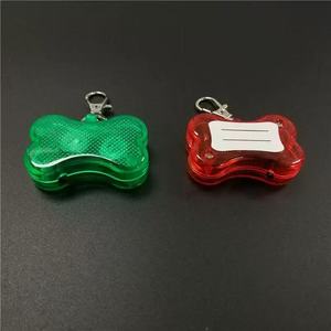 Etiqueta LED para Collar de perro, resistente al agua, forma de hueso, seguridad para mascotas, luces para caminar de noche, estilo deportivo para perros - Product Image 2