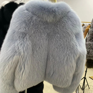 <span class=keywords><strong>Cappotto</strong></span> invernale in <span class=keywords><strong>pelliccia</strong></span> soffice da donna <span class=keywords><strong>con</strong></span> collo alto di lusso in <span class=keywords><strong>pelliccia</strong></span> di volpe spessa e calda cappotti in <span class=keywords><strong>pelliccia</strong></span> di volpe azzurra - Product Image 3