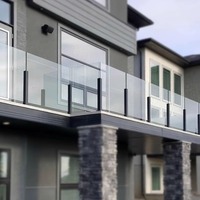 Moderne Villa Hotel Gehärtetes Glas Treppengeländer Außenbalkon Edelstahl PVC Geländerpfosten