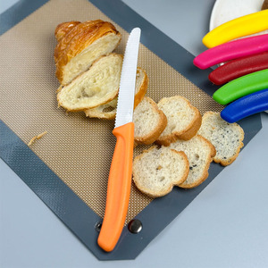 Ensemble de couteaux à steak dentelés multicolores, couteaux de table en acier inoxydable, directement de l'usine, pour l'hôtellerie, la restauration et les fournitures HORECA - Product Image 2