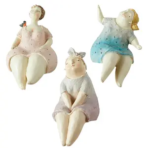 Set di 3 Statue in Resina di Donne Formose in Stile INS, Statuette Decorative per la Casa - Product Image 1