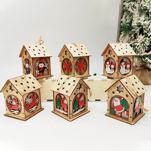 Ornement de Noël en bois lumineux à suspendre, décorations peintes à la main en couleur, motif Père Noël, rennes et bonhomme de neige - Product Image 4