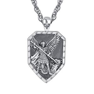 Collar con colgante de San Miguel Jesús grabado en forma de escudo de Plata de Ley 925 para hombres - Product Image 1