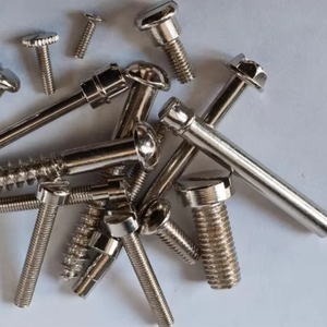 Vis hexagonales et écrous en acier inoxydable à finition unie résistant à la corrosion - Fixations à filetage métrique robustes pour projets de construction - Product Image 1