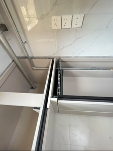 Gabinete de Cocina Modular de Aluminio con Estantes Abiertos, Almacenamiento Lateral, <span class=keywords><strong>Puertas</strong></span> de PVC, Incluye Accesorios de Iluminación, Listo para Armar - Product Image 4