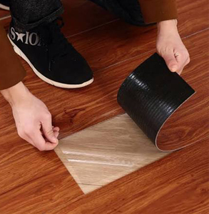Revêtement de sol en vinyle PVC auto-adhésif imperméable de qualité supérieure, finition chêne, avec design graphique, pour usage domestique et commercial. - Product Image 1