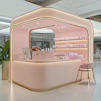 Présentoir de manucure M2 Kiosque de vitrine de manucure moderne personnalisé avec conception de magasin de barre d'ongle pour meubles de salon de manucure