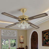 Ventilateur de plafond de style traditionnel à 4 pales avec lampe, télécommande, refroidissement par air, moteur AC