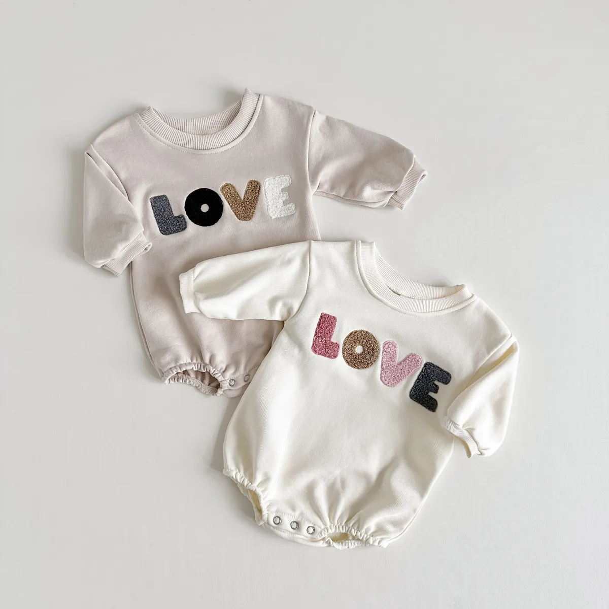 Nuevo mameluco coreano para niñas, ropa para niños para recién nacidos, mono de manga larga con bordado de amor, otoño 0-2Y para bebés
