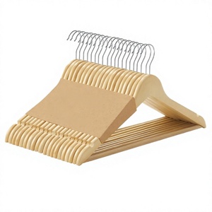 Cintre en bois moderne et peu encombrant avec logo personnalisé, antidérapant, à clip unique pour extensions capillaires, foulards, chapeaux et vêtements - Product Image 1