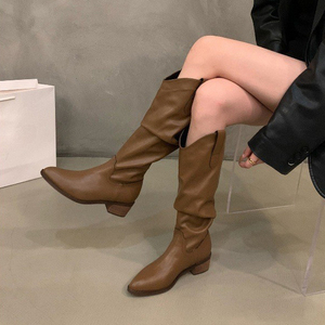 Botas de montar de tacón grueso plisadas hasta la rodilla para mujer, estilo occidental, ajuste ceñido, diseño que favorece la pierna, Colección Otoño/Invierno 2026 - Product Image 5
