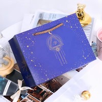 Valentijnsdag cadeauzakjes moderne chique elegante geprägte papieren shoppertasjes matte luxe grote paarse cadeauzak met handvatten