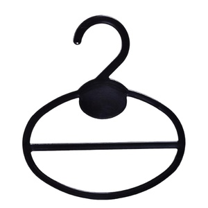 Factory Direct Supermarket Commonly Used Round Towel Hanger <b>Plastic</b> Scarf Hangers Black <b>Plastic</b> Scarf Cloth Coat Hanger - Product Image 1