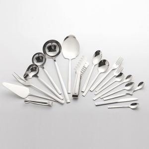 Ensemble d'ustensiles de cuisine modernes en acier inoxydable, batterie de cuisine argentée - Product Image 1