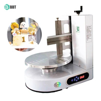 Machine automatique de revêtement de crème glacée de décoration de gâteau d'anniversaire faisant la machine plus lisse de gâteau