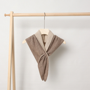 Automne hiver femmes coréennes nouveau Double couleur tricoté <span class=keywords><strong>Poncho</strong></span> perforé pur cachemire Triangle châle - Product Image 4