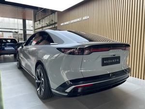 Vehículo de Nueva Energí<span class=keywords><strong>a</strong></span> <span class=keywords><strong>M</strong></span>ás Vendido Mazda EZ60 con 600 km de Autonomí<span class=keywords><strong>a</strong></span>, SUV de 5 Puertas y 5 Asientos, Volante <span class=keywords><strong>a</strong></span> la Izquierda, 2026 Changan Mazda EZ-60 - Product Image 2