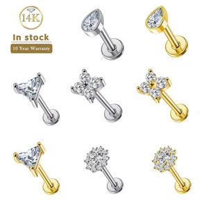Lotus en stock, piercing de cartilage labret en or massif 14 carats avec moissanite, tige filetée interne 16G, bijou de mode raffiné - Product Image 1