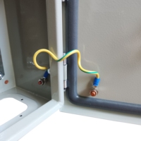 Boîtier de distribution en acier poli étanche IP66 YQBOX ME806020 pour électronique et instruments