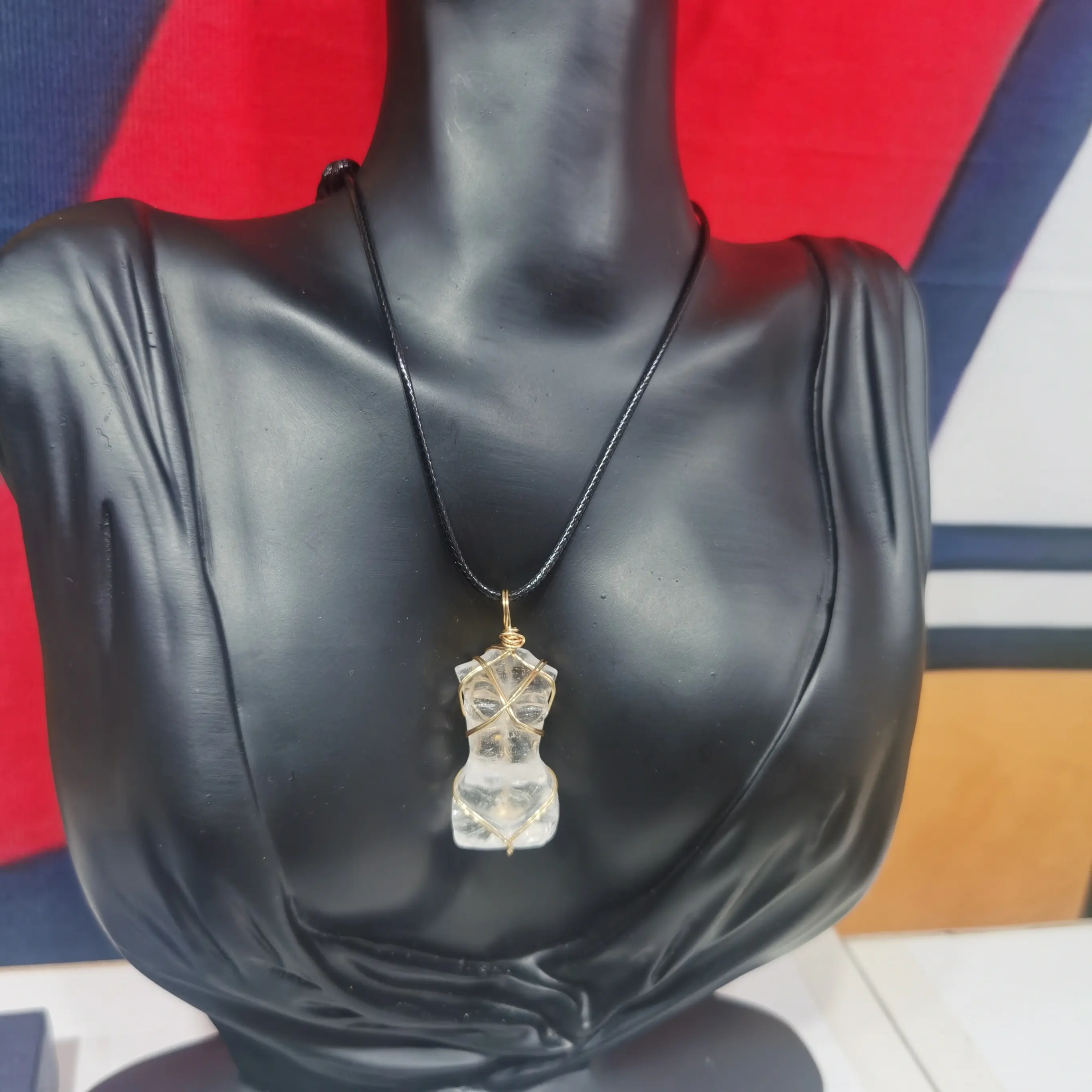 Colar com pingente de corpo feminino natural 4cm, estatueta de escultura em cristal, com fio dourado, ideal para venda