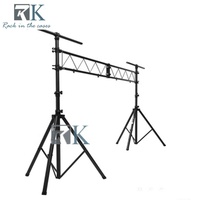Une paire de supports de treillis d'éclairage de scène manivelle des supports de tour de trépied Dj