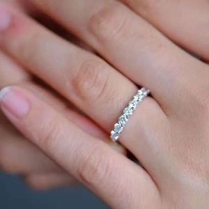 Anillo de Joyería de Diamantes de Oro Blanco Sólido de 18K con Diseño Personalizado Chino a Precio de Mayoreo Xinfly, 0.62CT, para Mujer - Product Image 4