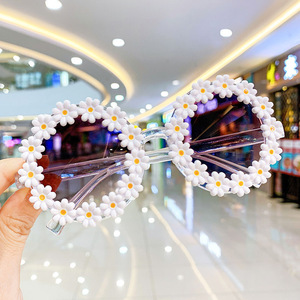 2022 New Sun Flower Children's Sunglasses Cute <strong>Baby</strong> Comfortable Bright Sunglasses Round <strong>Frame</strong> Flower Petal Sun <strong>Glasses</strong> - Product Image 3