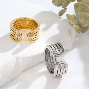1PC Bague ouverte rayée en acier inoxydable plaqué or 18 carats - Double goutte d'eau en zircon, bijou tendance polyvalent pour les rassemblements décontractés - Product Image 1