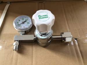 CGA540酸素ボンベ4000psi用の圧力計と流量計を備えた高品質の医療用酸素レギュレーター - Product Image 5