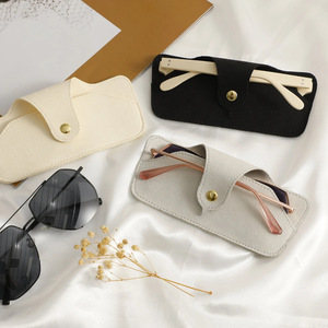 Estuche para gafas estilo lanyard favorito de las influencers de Instagram, bolsa minimalista de microfibra para gafas graduadas, gafas de sol de viaje - Product Image 4