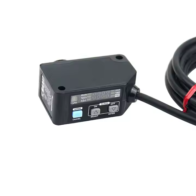 New Original Color Code Sensor Photoelectric Switch Sensor RGB Color Digital 3 LED Mark Sensor LX-111