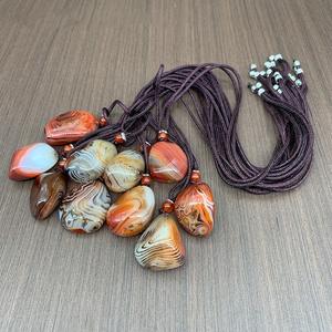 Batu Onyx Poles Bentuk Bebas 3-4.5cm, Batu Akik Sardonyx Grosir, Batu Permata Liontin - Product Image 5