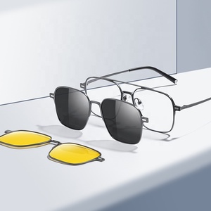 Hàng hóa đã sẵn sàng OEM người đàn ông vuông Magnetic Clip-on Sun kính chống ánh sáng màu xanh kính chất lượng cao đi xe đạp phân cực Kính mát 7009 - Product Image 1