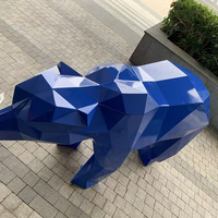 Sculpture d'ours géométrique en acier inoxydable de haute qualité soudée sur mesure - Art animalier moderne à faible polyvalence pour la décoration murale intérieure commerciale