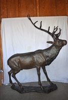 Grande statue extérieure d'animal de jardin de cerf de wapiti en bronze massif sur mesure