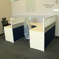 Station de travail 4 places sur mesure Mobilier de bureau au design moderne Bureau d'ordinateur ergonomique à faible teneur en aluminium Durable