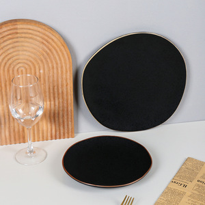Juego de Vajilla de Porcelana Mate con Borde Dorado Estilo Europeo, Diseño Moderno Negro, Apto para Horno y Microondas, Vajilla para el Hogar - Product Image 4