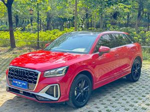 Cercasi Distributore: Auto Usata <span class=keywords><strong>Audi</strong></span> <span class=keywords><strong>Q2</strong></span> 35 <span class=keywords><strong>TFSI</strong></span> 1.4T 7DCT FWD 2022 con Sedili in Pelle, Tetto Panoramico, Telecamera Posteriore, LED, ESP - Direttamente dalla Fabbrica - Product Image 1