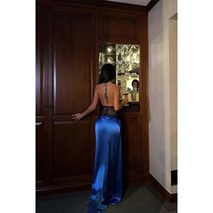 Vestido de Novia Vintage Azul Marino de Satén con Detalles de Encaje, Corte Imperio, Línea A, Tallas XL, Corto, Tres Cuartos, Largo hasta el Suelo, Largo hasta la Rodilla - Product Image 1